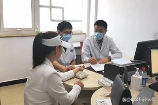 对阵雷霆！独行侠到场照：欧文携女儿入场 新援华盛顿加福德亮相